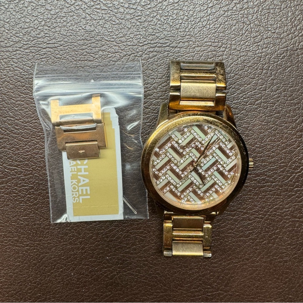 Michael Kors Gold Chevron Women's Watch - Picture 1 of 2
